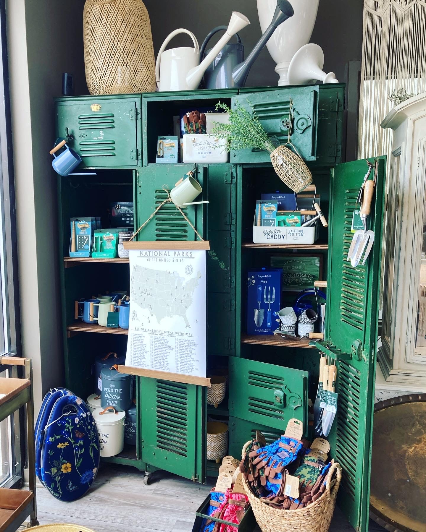 Gallery Pine + Quill